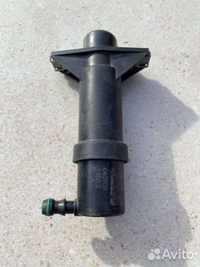 Насос-форсунка омывателя фар Mazda Mazda3 BK