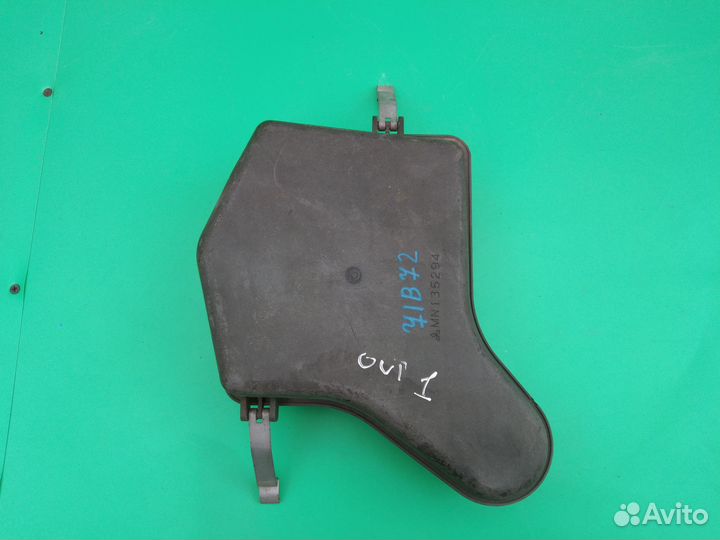 Резонатор воздушного фильтра Mitsubishi Outlander