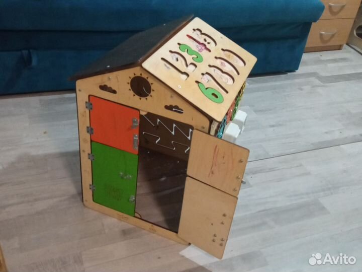 Бизиборд домик