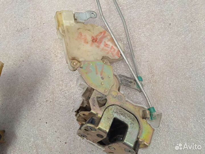 Замок задней двери Nissan Almera n16