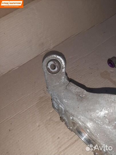 Кулак задний левый Honda Accord 8 (2007 - 2011)