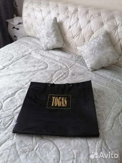 Покрывало с подушками Togas