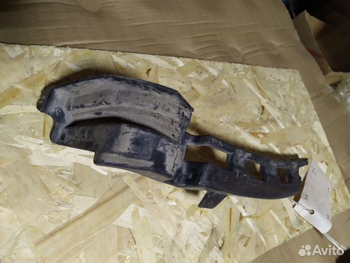 Mercedes benz GLA-class X156 кронштейн пер.бампера