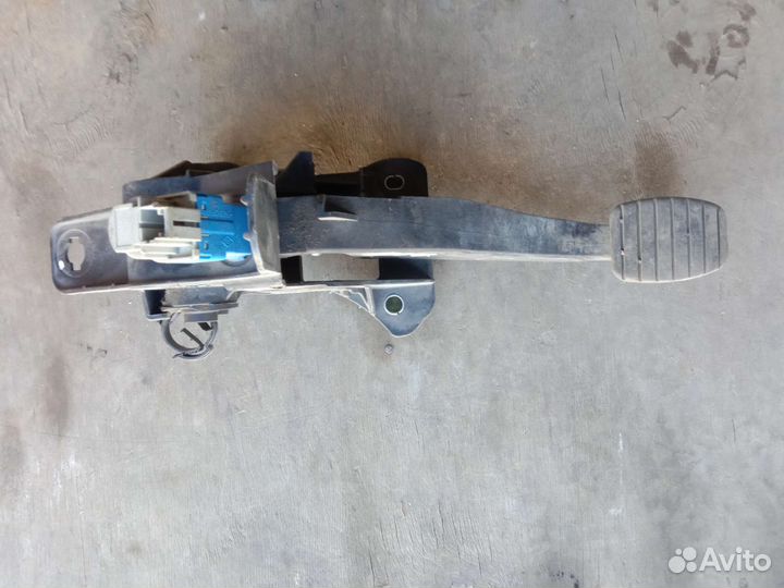 Педаль сцепления Renault duster 2.0