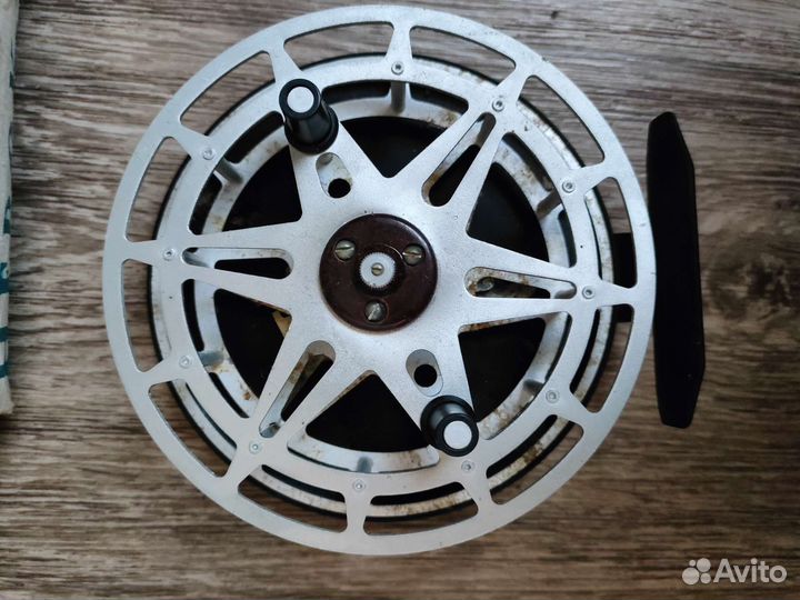 Катушка для спиннинга СССР, спиннинговая катушка