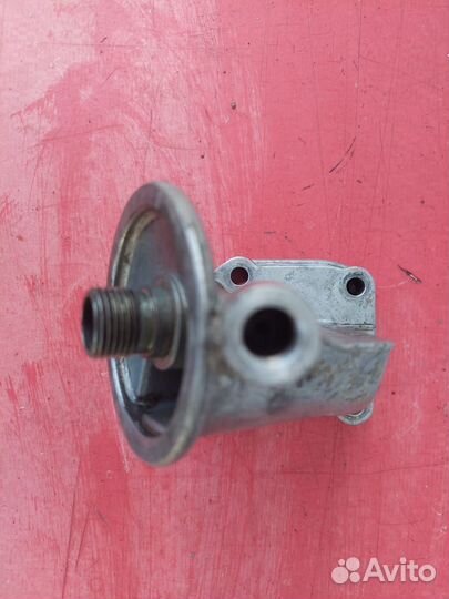 Кронштейн масляного фильтра Mercedes-Benz W124