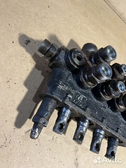 Распределитель гидравлический на Mitsubishi fuso 4