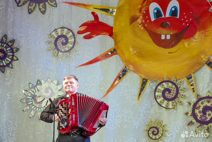 Профессиональный поющий баянист