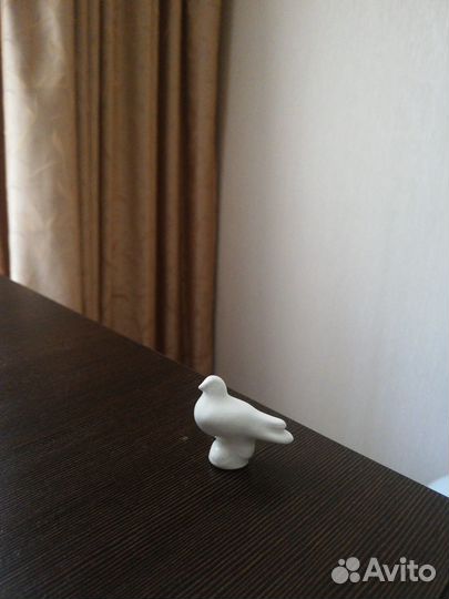 Фарфоровые статуэтки голубь