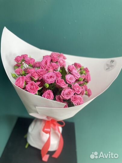 Кустовые розы букет