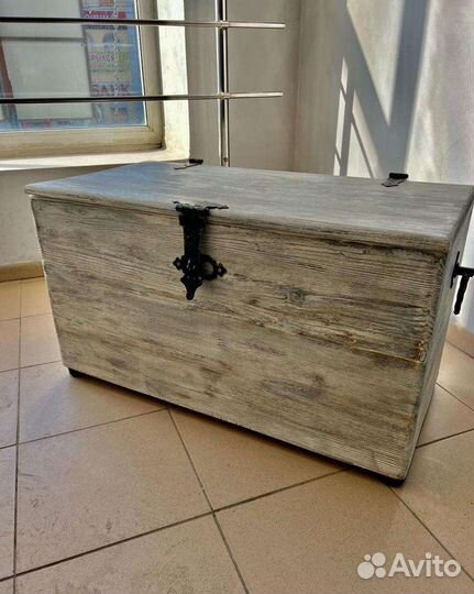 Сундук деревянный