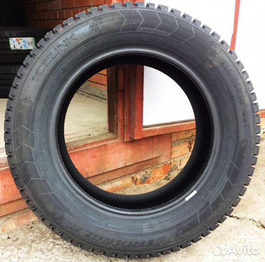 Triangle PS01 215/60 R16 99T