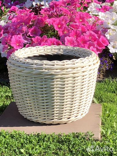 Кашпо из ротанга