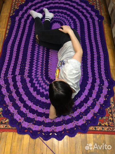 Ковер ручной работы вязанный цвет на выбор
