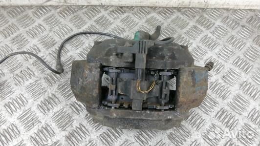 Суппорт тормозной передний правый mercedes benz CL