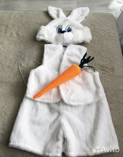 Новогодний костюм зайчика
