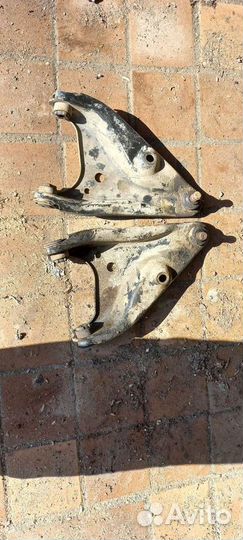 Рычаг левый и правый ларгус цена за два