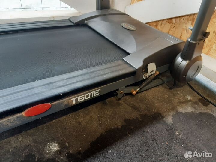 Беговая дорожка электрическая carbon fitness t601e