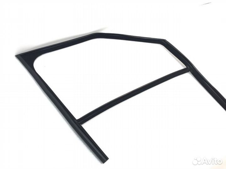 Уплотнитель двери передний правый Land Rover Range