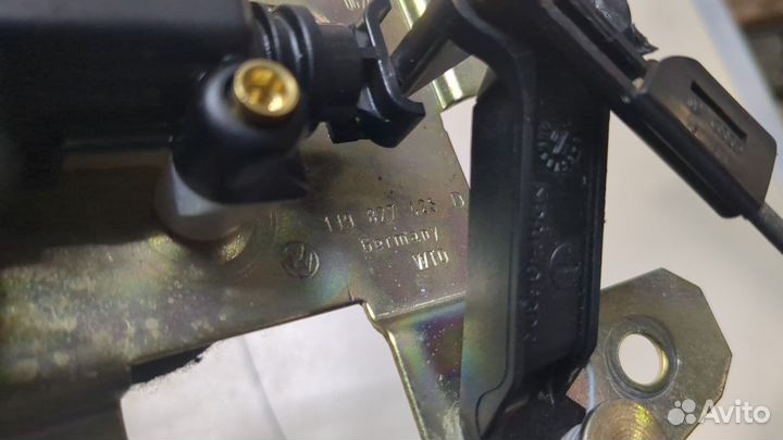 Привод центрального замка Volkswagen Golf 4, 2004