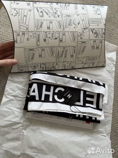 Шелковый платок chanel