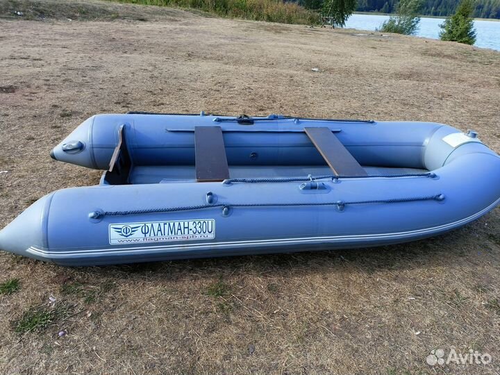 Продам лодку Флагман 330U
