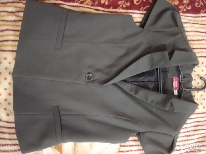 Жилет школьный новый