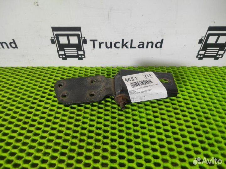 Шарнир спойлера кабины верхнего правый Man Tgx