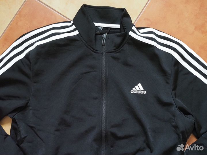 Костюм спортивный adidas новый р. М