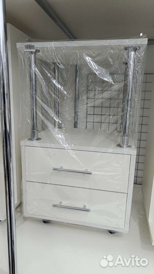 Тумба на колесиках, косметолога