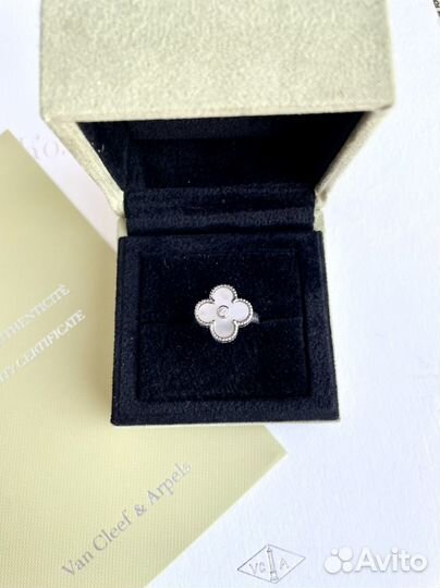 Золотое кольцо Van cleef