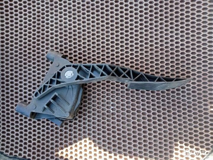 Педаль газа Opel Astra H