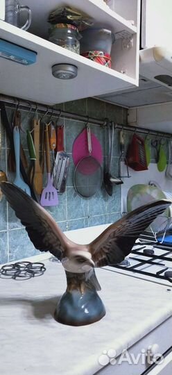 Статуэтка орла. Фарфор 40 на 40