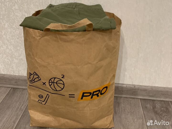 Пакет с женскими вещами