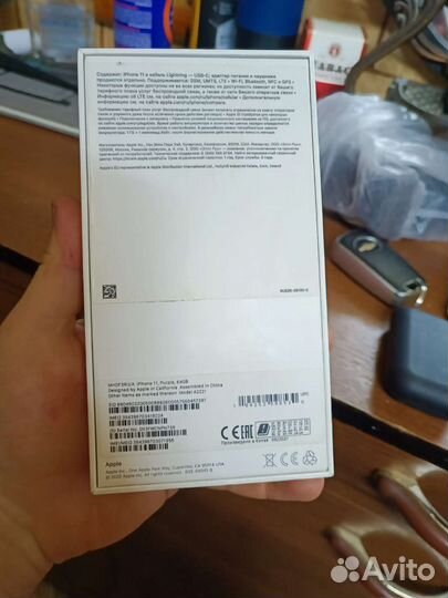 Телефон iPhone 11