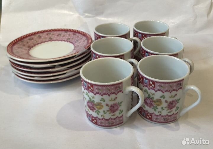 Набор кружек с блюдцами