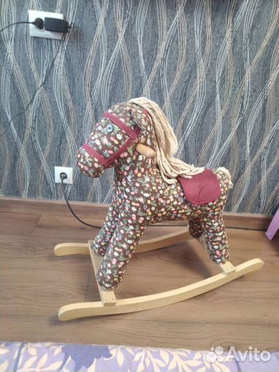 Детская качалка лошадь