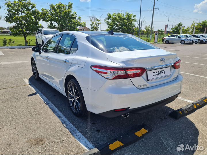 Toyota Camry, 2023