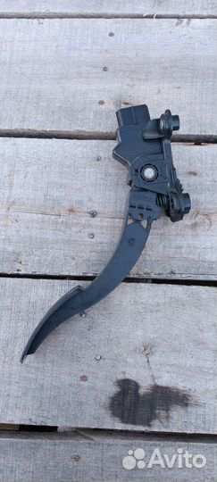 Педаль газа Митсубиси Лансер 10