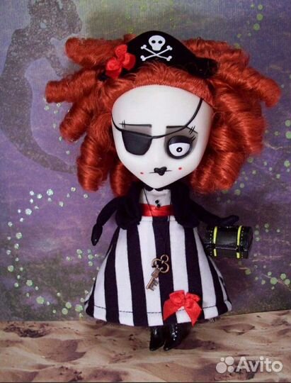 Кукла Panzy the pirate