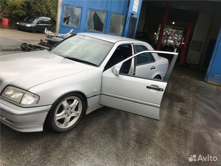 Разбор на запчасти Mercedes C W202