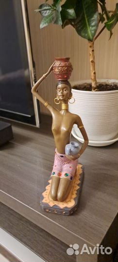 Статуэтка Африканская девушка