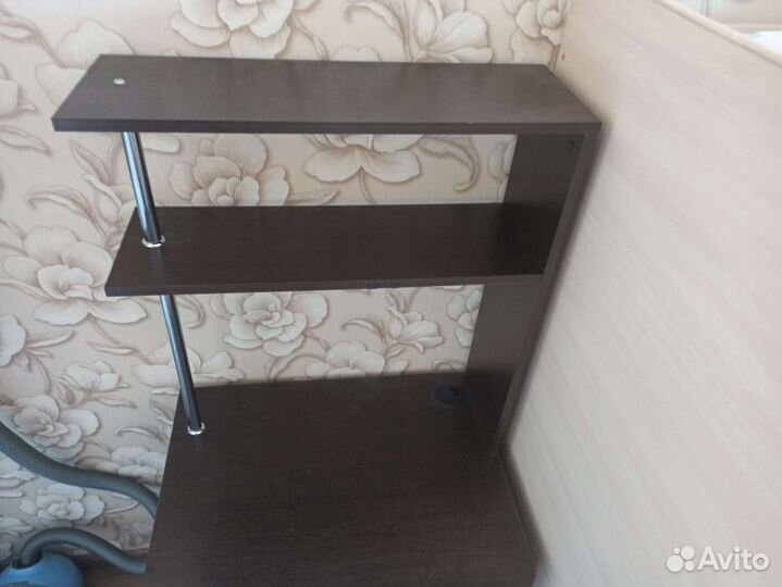 Стол компьютерный