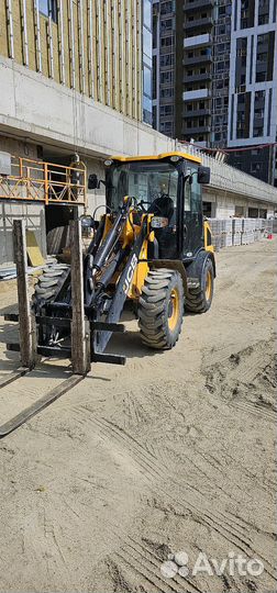 Фронтальный погрузчик JCB 406, 2021