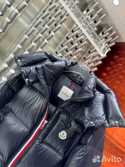 Пуховик Moncler