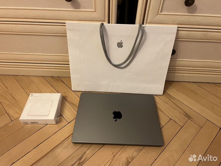 MacBook Pro 14 2023 M2 16Gb 512Gb в идеале