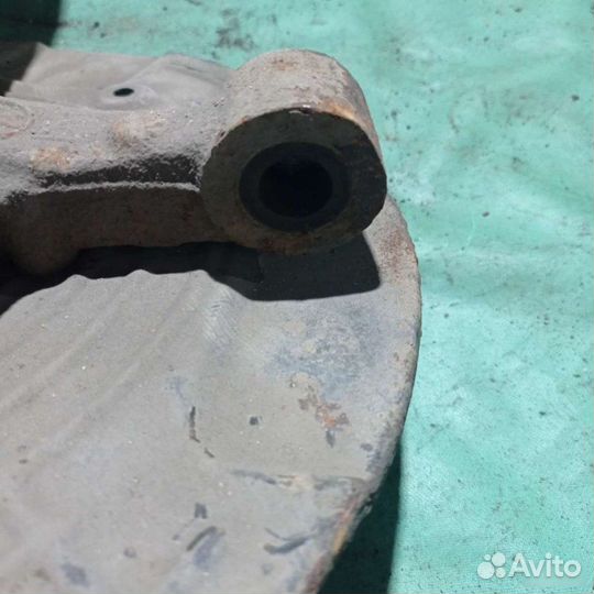 Поворотные кулаки переднее Mercedes-Benz M W164