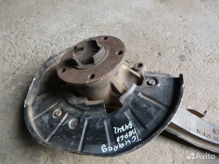 Кулак поворотный передний левый VW Touareg 2002-20