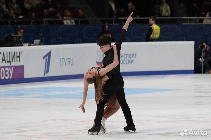 Тренер по фигурному катанию