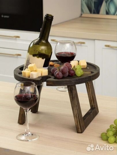 Винный столик деревянный